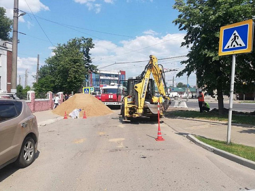 По факту гибели женщины под дорожной техникой в Иванове возбуждено уголовное дело